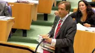 Alexander Pechtold vs Pieter van Geel : Zal ik er een nietje doorheen slaan?
