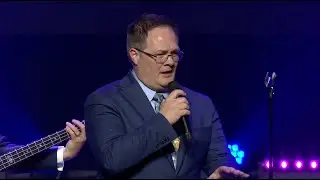 Somebody Loves Me (LIVE) - Cathedrals Family Reunion