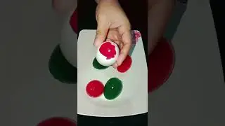 CRACKING PEELING AND SLICING RED AND GREEN JELLY EGGS || DIY JELLY EGGS //@BorjaJudith