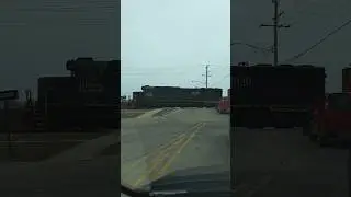 CN lash-up With IC deathstar leader and CSX yn2 #railtrack #railroad #railway