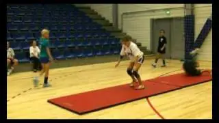 DHF AT U-12, Fysisk tr&aelig;ning, Rulninger til st&aring;ende.wmv