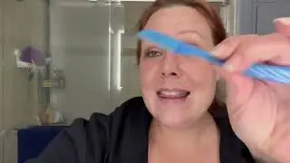 Многофункциональный отшелушивающий дермапланирующий инструмент Schick Hydro Silk Touch-Up