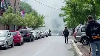 Top News - Serb&euml;t kok&euml;fort&euml; n&euml; veri / KFOR nd&euml;rhyn, i shp&euml;rndan me forc&euml;