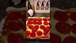 PEPPERONI PIZZA LASAGNA #shorts #fyp #pepperoni #pizza #lasagna #weeknightmeal #nanathesaucychef