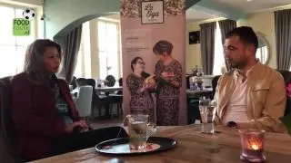 Presentator Qasim Hakim interviewde eigenaresse en oprichtster Pauline Volkert. deel4