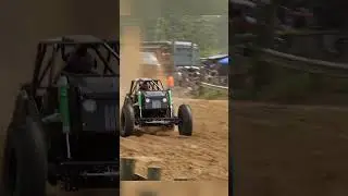 Fast Jeep Mega Truck Holeshot