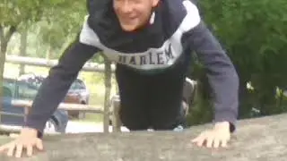 MANEL AKA FORCE haciendo FLEXIONES
