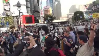 KISSONLINE EXCLUSIVE: KISS walks through Shibuya - Tokyo