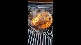 So gelingt Schweinenacken im Dopf &ndash; Outdoor-Rezept