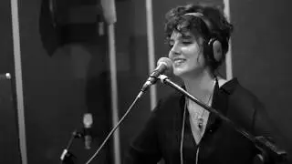 Hospital Beds (Cold War Kids) - Holy Moly & The Crackers