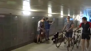 Real talented musicians in moscow subway (Perihod na teatralnaya)