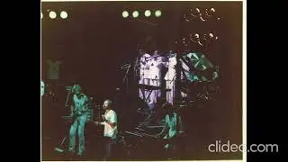 GENESIS - No reply at all (Live at Forest Hills, New York City NY U.S. - August 22nd 1982) Audience