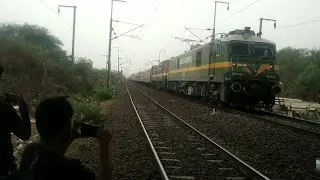 Porbandar Shalimar Aaradhana Express rescued by WAG9 and going towards next hault