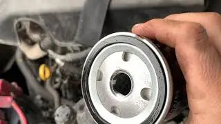 Cum sa faci Service /Revizie motor acasa??   How to service your car at home Toyota Hilux 2012