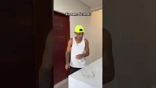 A vida da pessoa que usa óculos😂
