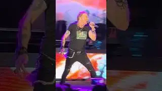 Slash Didn&rsquo;t See Axl Rose Coming &mdash; That Was CLOSE 😱🤦