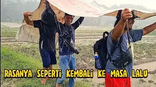 Kali ini hujan turun dengan deras,segera tinggalkan sawah saat itu juga
