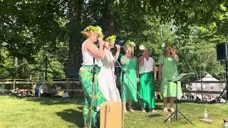 Oberoende vad fursten s&auml;ger, Lady Klara vokalgrupp