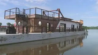 Living Lands and Waters hosts barge party