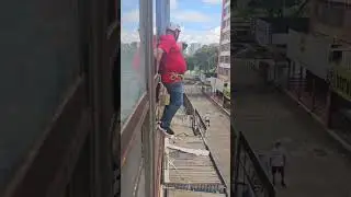 v&iacute;deo com queda de v&iacute;timas de altura...sens&iacute;vel