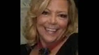 Karen Summer  has an associate's degree in law