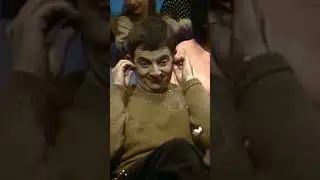 HORROR FILM AND BEAN WITH A POPCORN BOX ON HIS HEAD #classicmrbean #funny #britishsitcom #shorts