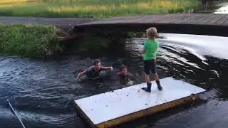 Hoe wij in een vieze stinkende sloot terecht kwamen.