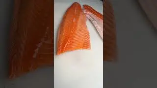 Awesome salmon cutting!