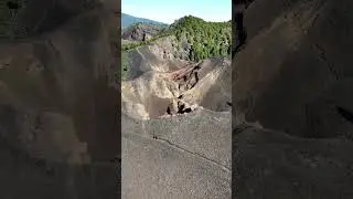 Explore the massive volcanic crater of La Palma 📸😱
