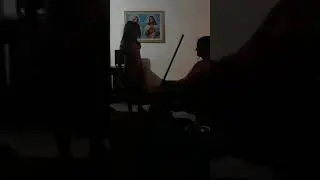 M&atilde;e batendo na filha