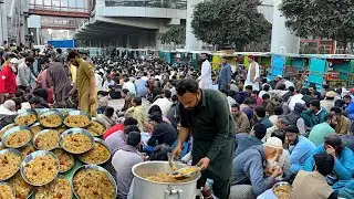 HUGE Roadside IFTAR in LAHORE 😍 VEGETABLE Pulao 😍 FREE Food DISTRIBUTION In RAMADAN | Road side FOOD