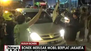 Ribuan suporter Bonek anarkis di Jembatan Suramadu, mobil plat B dirusak - iNews Pagi 06/05