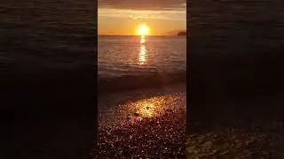 Relaxing Sunset Ocean Waves - Perfect for Sleep & Meditation.