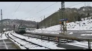 193 202 ELL Werbevectron mit Ekol Zug in Geislingen.