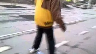 Domi fliegt auf's maul