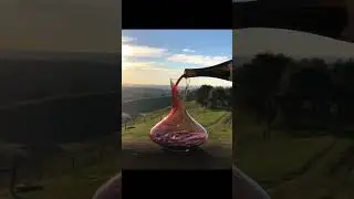 Decanting a bottle of 2009 Izway Bruce Shiraz from Barossa Valley.🍷🇦🇺@simply.wines