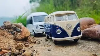 🔥 Realistic 1:24 VW Camper Van | Diecast Review & Pull Back Test | Force Traveller | Auto Legends