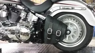 Dead Creek Cycles - сумка-бомбардировщик - кожаная сумка-соло для Harley Softail