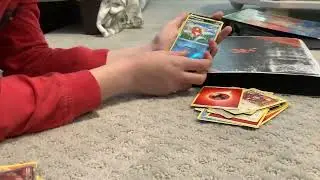 Pulling SUPER RARE CARDS OPENING POK&Eacute;MON CARD PACKS