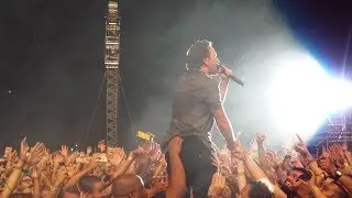 Eddie Vedder canta in mezzo al pubblico || Live @ Firenze Rocks