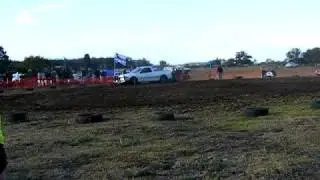 my ute doing circle work @ rosedale great aussie pub utemuster 08