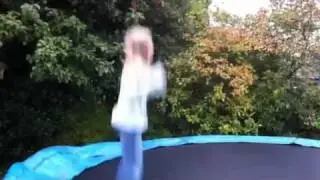 Emily og trampolinen