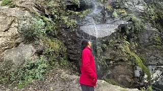 Jharana herna gaiyoo 🌊💦batoo kati danger ‼️😲