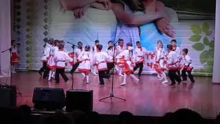Классно зажигают,чувашский танец!!!