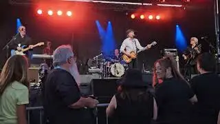 Uncle Albert/Hands across the water: Live and let die Paul McCartney tribute abbey road river