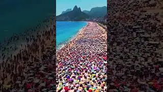 Самый популярный пляж в Рио-де-Жанейро, Бразилия