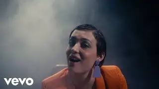 Victoria Bernardi - Directo (Official Video)