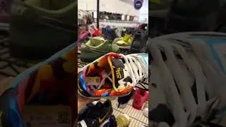Goodwill поймали на продаже поддельных кроссовок за 800 долларов