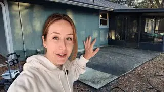 Pressure Washing my MOLDY House (Exterior Reno Ep.1)