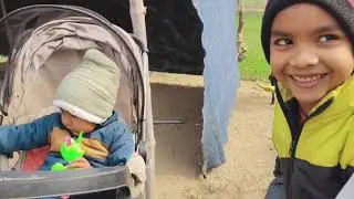 आज आपने पुराने घर में बच्चों के साथ मस्ती करते हैं 